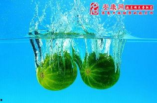 梦见吃鲜红的瓜,鲜红瓜果的甜蜜诱惑