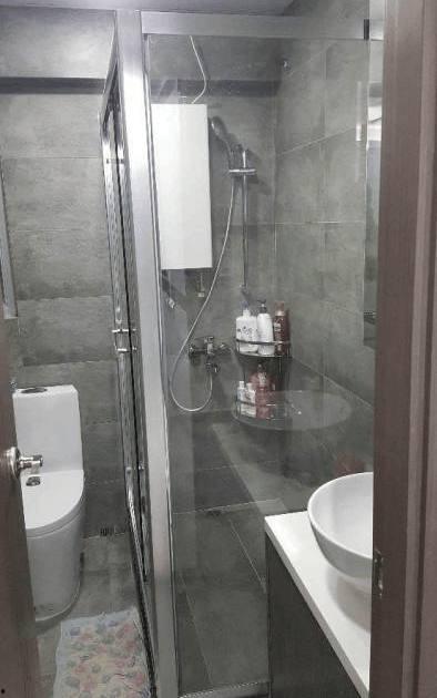 郑州工商厕所吃瓜,一地瓜皮引发热议