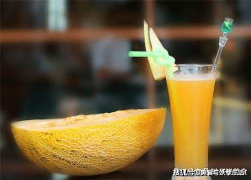 吃哈密瓜喝茶,夏日消暑的完美搭配